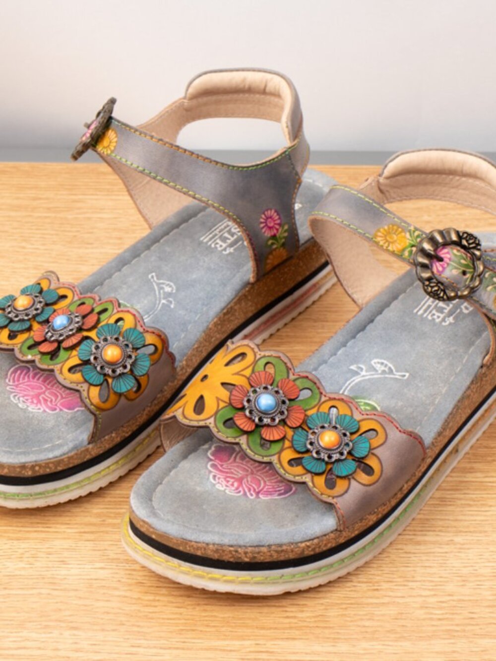 L'Artiste Spring Step Onyx Grym Women's Size 41 US 10 Strap Sandal Buckle Flower